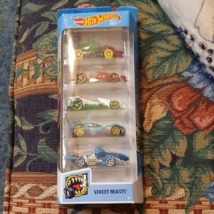 Hot Wheels Street Beasts 5-Pack - Colorful Die-Cast Cars